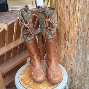 UGG Brown and Green Lace-Up Winter Boots